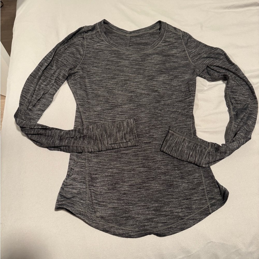 Lululemon Athletica Fitted Gray Long Sleeve Tee